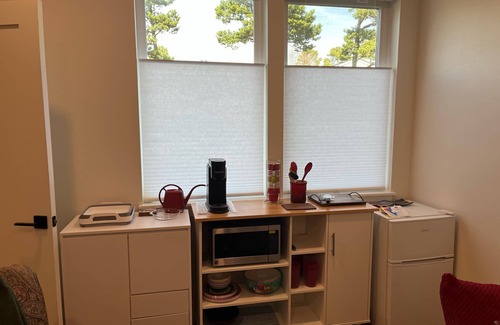 Lincoln City Appartement | By-the beach apartment in charming Historic Taft District, Lincoln City