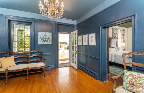 Harrisonburg Maison | By the Side of the Road Inn & Cottages