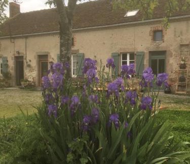 Lussac-Les-Eglises Maison | By The Wayside