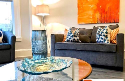 Glasgow Maison | ByEvo Almar Villa - Close to City and Airport - Perfect for Contractors or large groups