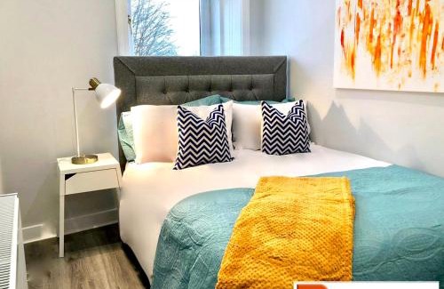 Glasgow Maison | ByEvo Almar Villa - Close to City and Airport - Perfect for Contractors or large groups