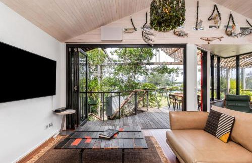 Brunswick Heads Maison | Byron Bay Accom 8 South Beach Lane Riverhouse
