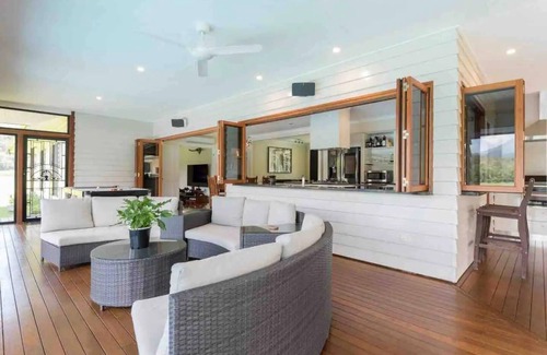 Suffolk Park Appartement | Byron Treehouse Peaceful 2 bdrm Paperbark View