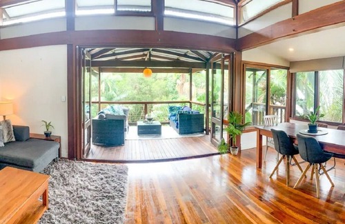 Suffolk Park Appartement | Byron Treehouse Peaceful 2 bdrm Paperbark View