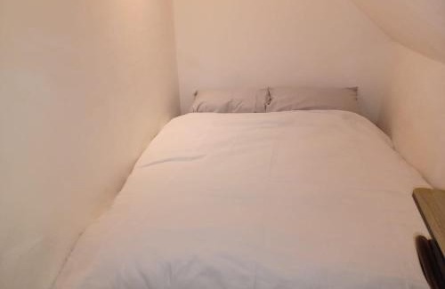 Luton Maison | Byron View House R6