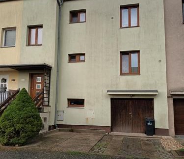 Sadska Appartement | Byt v řadovém domě