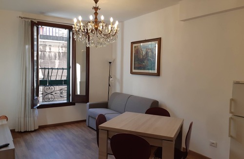 Cannaregio Appartement | Ca 'Valeria - UNA CASA VENECIANA DE PRIMER PISO EN EL CLÁSICO SOLEADO EN UNA ZONA TRANQUILA