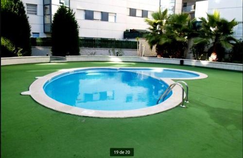 Ripollet Appartement | Cálido apartamento con piscina en Barcelona