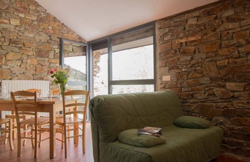 Barre-des-Cevennes Station Balnéaire | Gîte Cévenol pour 6/8 personnes avec piscine à Barre des Cévennes en Lozère