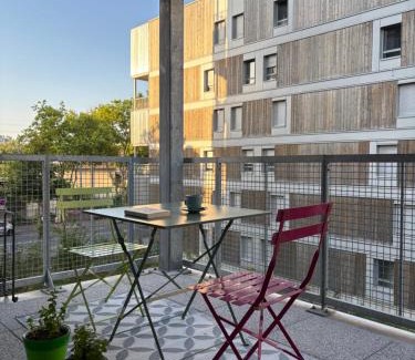 Parilly Appartement | Côté Parc - appt entier neuf, parking et métro à Lyon, idéal pro en mobilité , bail mobilité