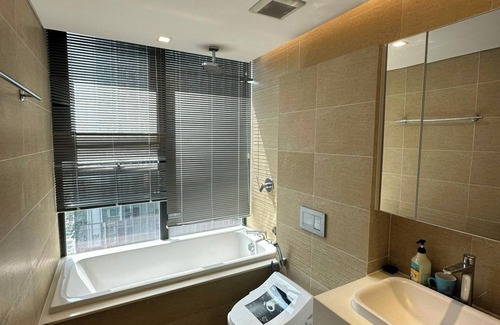 Cong Vi Appartement | căn hộ 3 phòng ngủ view hoàng hôn tại vinhomes metropolis