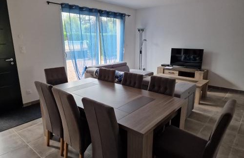 Les-Trois-Moutiers Maison | Cœur de village commerces proximité Center Parcs