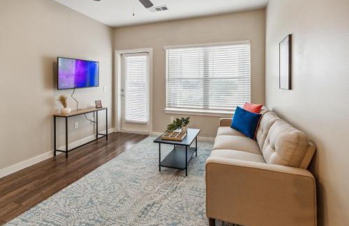 Willowbrook Appartement | C Creek 7309 I New Construction 1bd Apt I Gated
