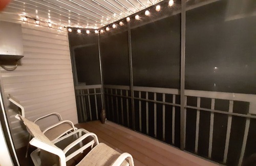 Oak Harbor Copropriété | C&D REST-A-WHILE Book 2 nights get the 3rd free. 9/1/25 - 3/31/26 stays.