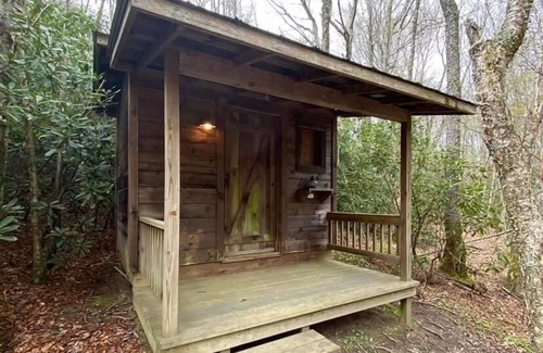 Newland Cabine | C & D Trivette's Cozy Cabin