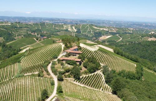 Trezzo Tinella Maison | C dra Topia the Grape Pergola House near Alba Charming house - Italy