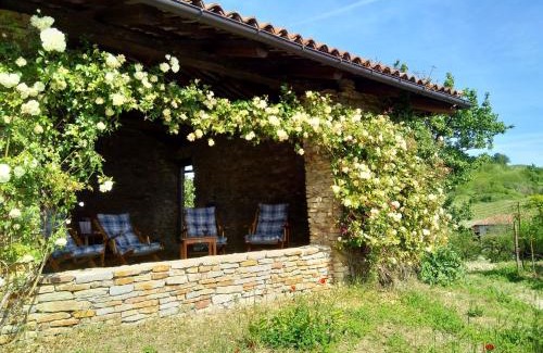 Trezzo Tinella Maison | C dra Topia the Grape Pergola House near Alba Charming house - Italy