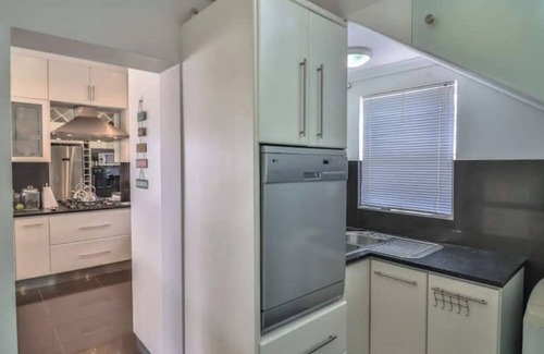 Onrus Maison | C-Onrus, Pool, Seaview, 5Bed, 5Bath, Bar, BBQ
