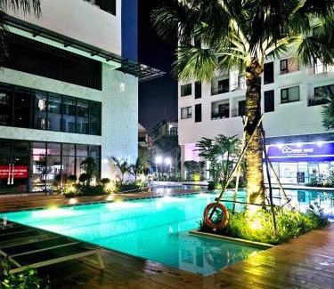 Thu Dau Mot Appartement | C Sky View: 2 BR Apartment Free GYM & POOL
