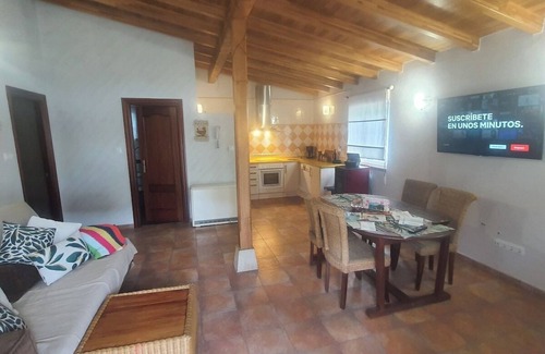 Los Corrales de Buelna Chalet De Ski | C02A01 Acogedora casa vacacional