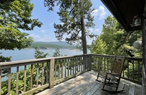 Mount Ida Maison | C18, Two bedroom, two bath log-sided loft Harbor North luxury loft cottage with hot tub cottage