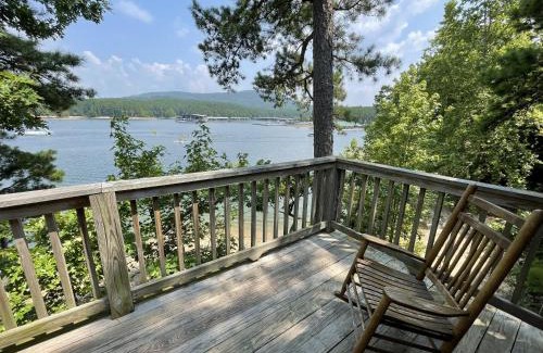 Mount Ida Maison | C18, Two bedroom, two bath log-sided loft Harbor North luxury loft cottage with hot tub cottage