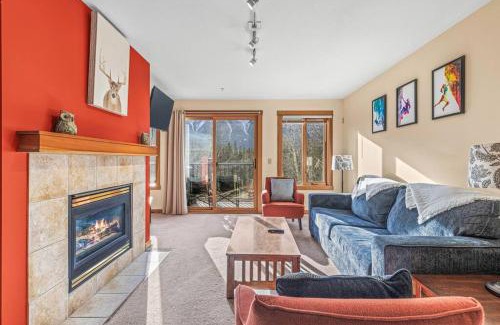 Canmore Appartement | C303 Hidden Gem with MTN andCreek View, Quiet and Private