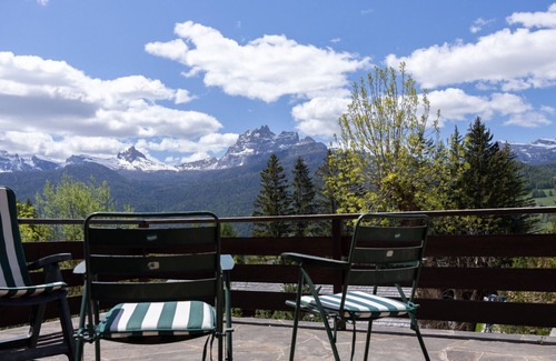 Cortina d'Ampezzo Appartement | Ca' del Molin, large apartment with balcony and garage