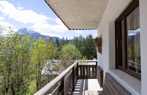 Cortina d'Ampezzo Appartement | Ca' del Molin, large apartment with balcony and garage