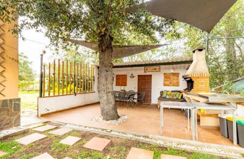 Quart Chalet De Ski | Ca La Iaia Casa con piscina y jardín