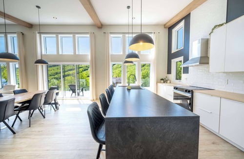 Notre-Dame-Auxiliatrice-de-Buckland Chalet De Ski | Spa, Mountain, Pool table - Le Haut 132