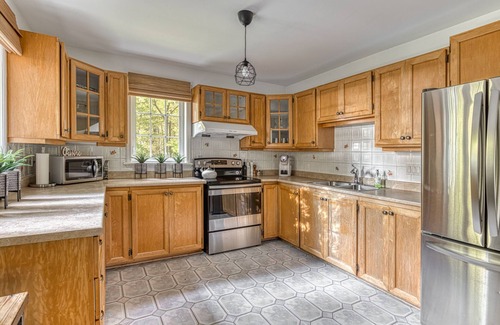 Saint-Laurent-de-l'ile d'Orleans Maison | Chalet bord de l'eau avec plage à deux pas de la ville Québec!