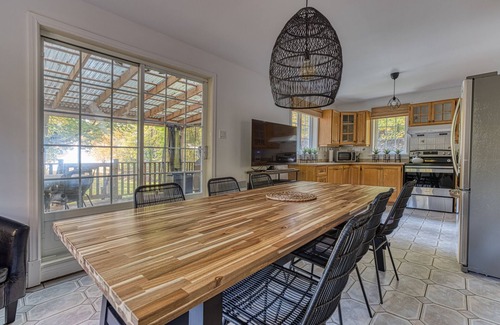 Saint-Laurent-de-l'ile d'Orleans Maison | Chalet bord de l'eau avec plage à deux pas de la ville Québec!