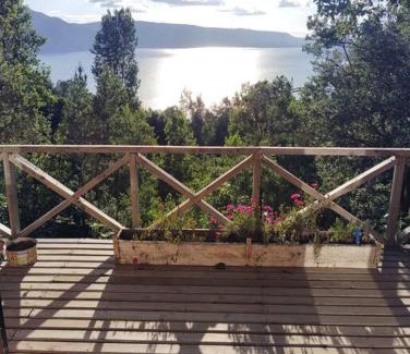 Cunco Chalet De Ski | Cabaña con vista al Lago Colico