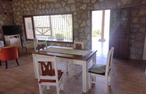 Villa Icho Cruz Chalet De Ski | Cabaña de piedra Los Crespines