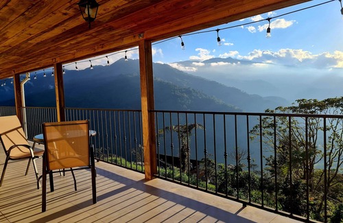 Pacuare Reserve Cabine | Cabaña en la Montaña Cerca del Parque Nacional Tapantí Orosi, Cartago Costa Rica