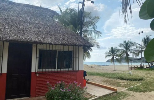 Brisas de Zicatela Cabine | Cabaña Esmeralda frente al mar