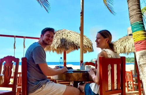 Brisas de Zicatela Cabine | Cabaña Esmeralda frente al mar