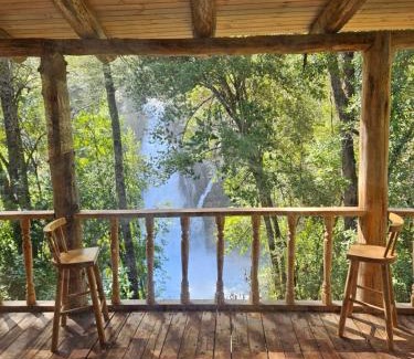 Cochamo Maison | Cabaña Refugio Cascada