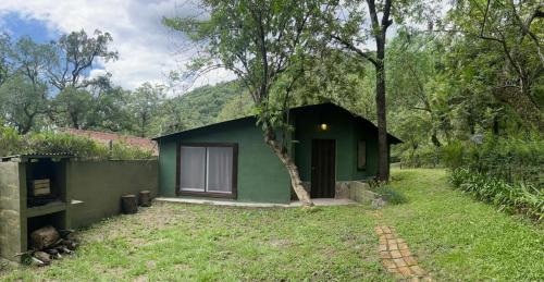 Yala Maison | Cabaña tierra verde