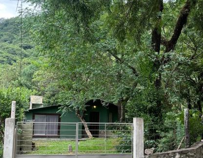 Yala Maison | Cabaña tierra verde
