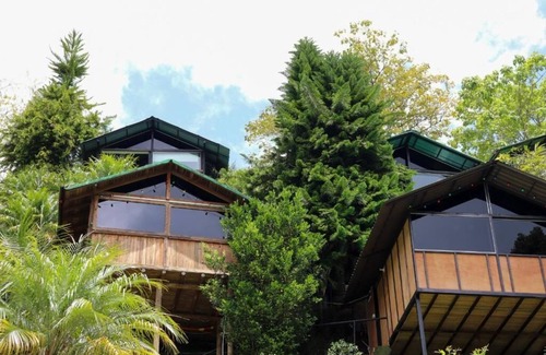 Guatape Cabine | Cabañas en Guatape con Vista Hacia La Piedra del Peñol