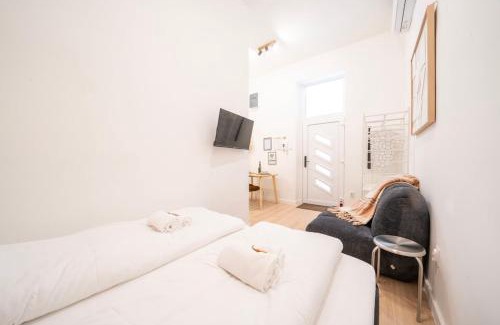 Magdolna negyed Appartement | CABAnA I new I AC I wifi I Space