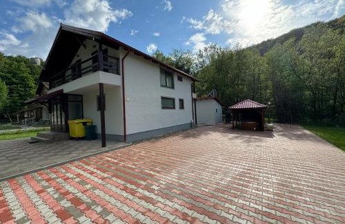 Valiug Maison | Cabana LUCDAR Valiug Crivaia