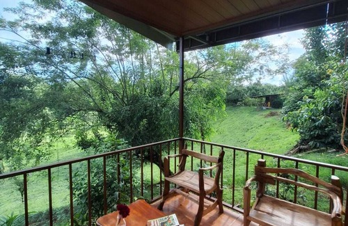 La Fortuna Cabine | Cabaña Refugio, located in the middle of nature.