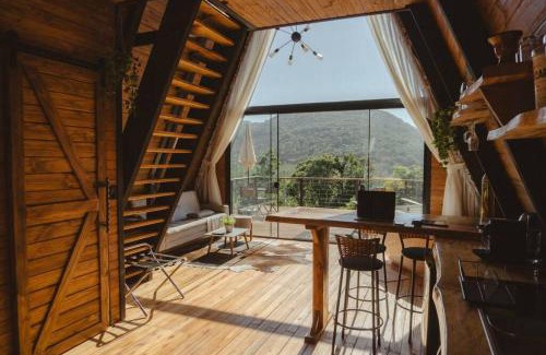 Nova Petropolis Chalet De Ski | Cabana romântica com hidromassagem próx ao centro.