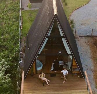 Nova Petropolis Chalet De Ski | Cabana romântica com hidromassagem próx ao centro.