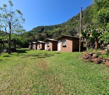 Vespasiano Correa Maison | Cabanas V13, segundo maior viaduto do mundo! Com ar