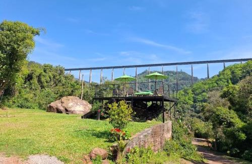 Vespasiano Correa Maison | Cabanas V13, segundo maior viaduto do mundo! Sem ar
