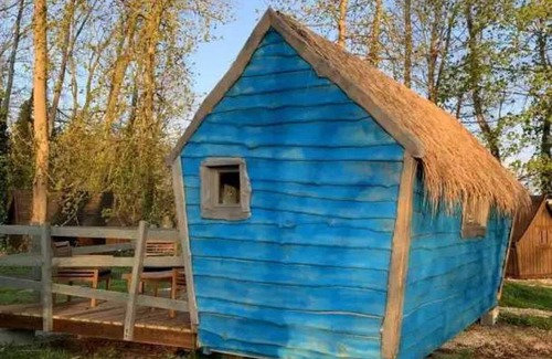 Bar-sur-Aube Cabine | Cabane 2 étoiles - Piscine - eecebi